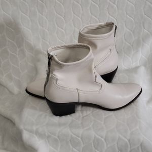 JUSTFAB Tately Style Cowboy Booties White Size 8